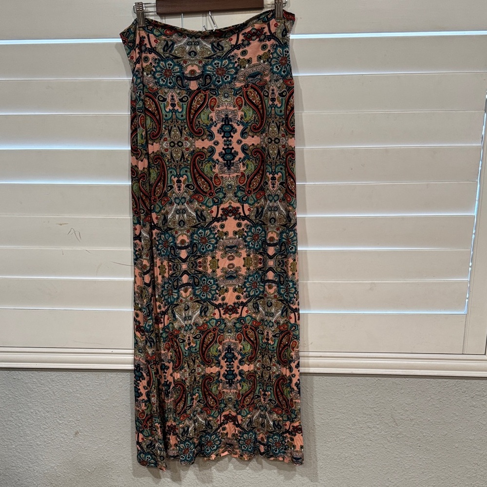 Zenobia Multicolor Paisley Maxi Skirt